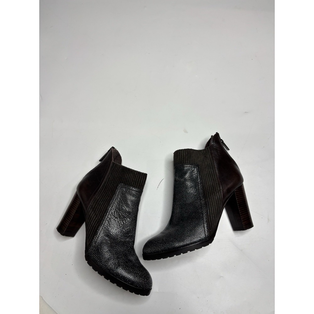 Donald J. Pliner Pebble Ribbed Suede High Heel Booties Black Women's 7.5M Classy
